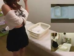 Japanese sex vid shows a masseuse giving a handjob
