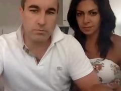 Pretty Couple plays on chat Uk are good