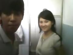 Cute asian girl makes a sextape with her bf in the bathroom
