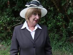 Hot mature granny in stockings awards herself an orgasmic jerk off close up