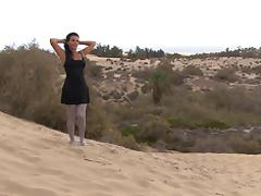 Milf in dunes very hot