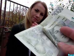 Insolent blonde enjoys the money for a nice fuck in the park