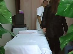 Spy cam in massage room shoots amateur